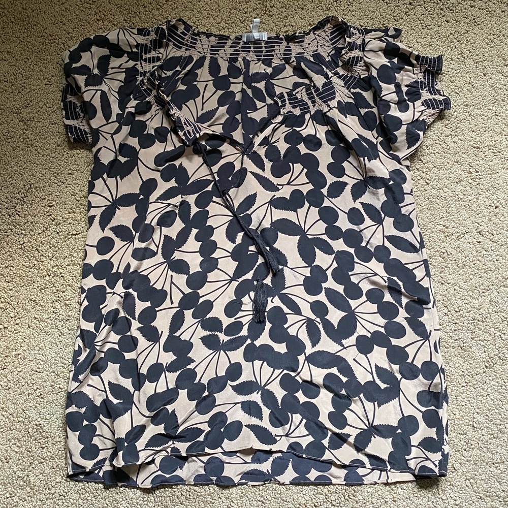 100% silk joie cherry top in medium